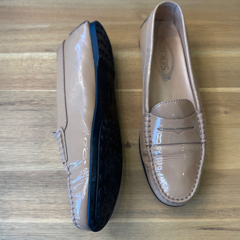 Tods Women 8.5 EU 39 Tan Beige Patent Leather Penny Flat Loafers Italy Classic - Picture 16 of 16